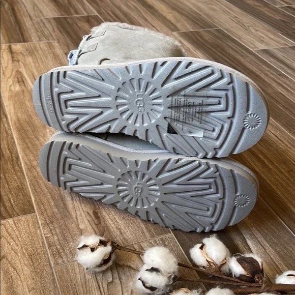 🌿UGG BAILEY BOW ABSTRACT SPLATTER BOOTS🌿 - Picture 14 of 15